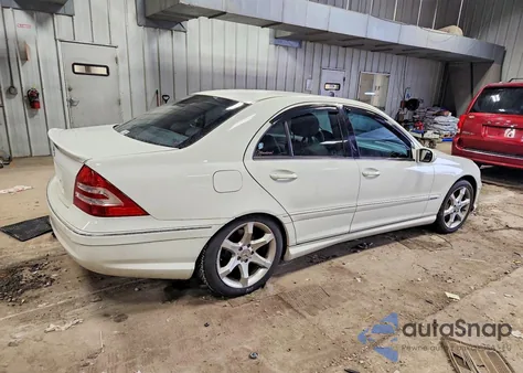 2007 Mercedes-Benz C 230 z USA, uszkodzony, nr VIN WDBRF52H97F936243